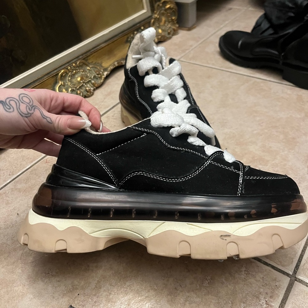NWT Steve Madden Terry Platform sneakers